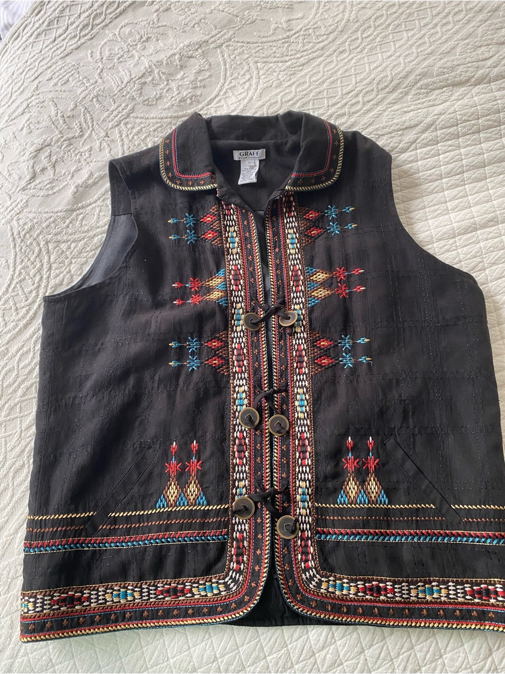Vintage Southwestern Black Embroidered Vest Concho Ties Western Boho Festival L